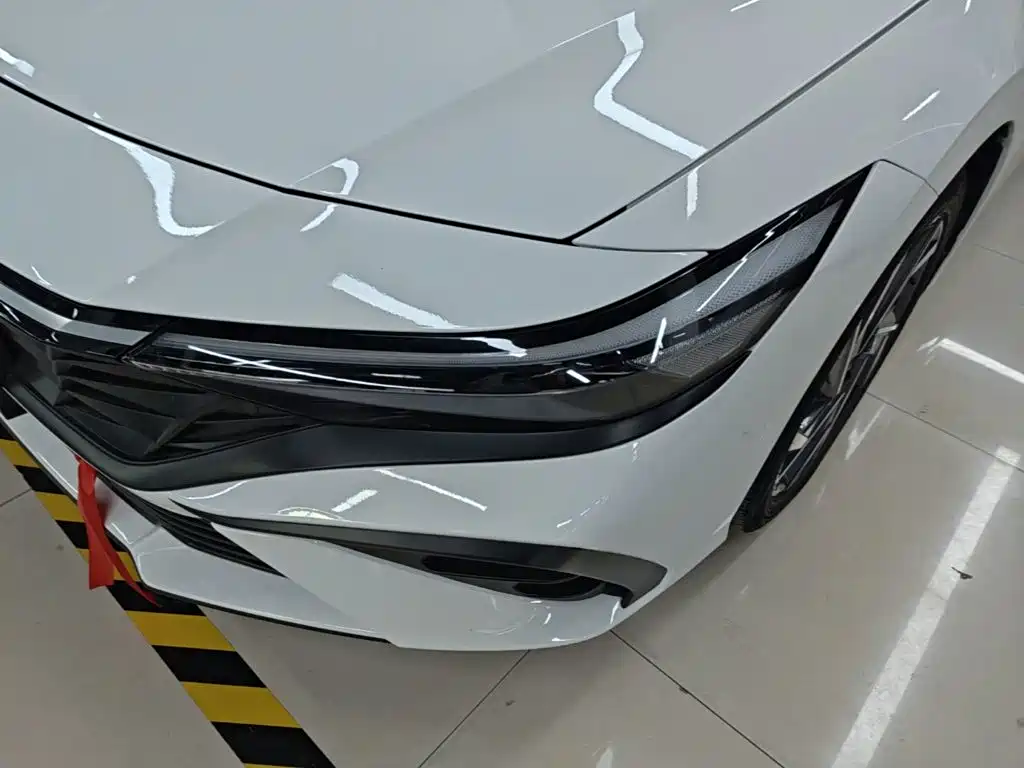 Hyundai Elantra — фото 24