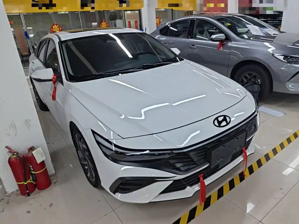 Hyundai Elantra — фото 4