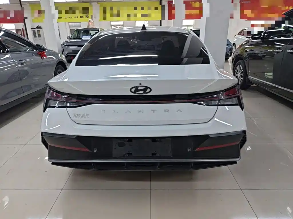 Hyundai Elantra — фото 6