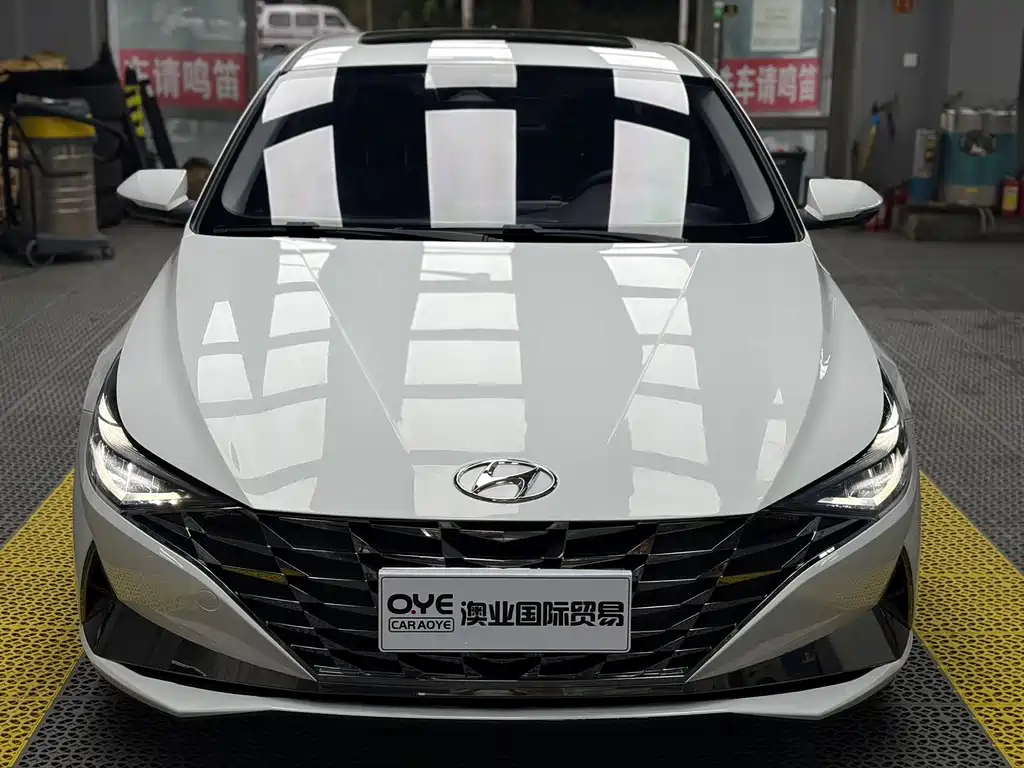 Hyundai Elantra — фото 2