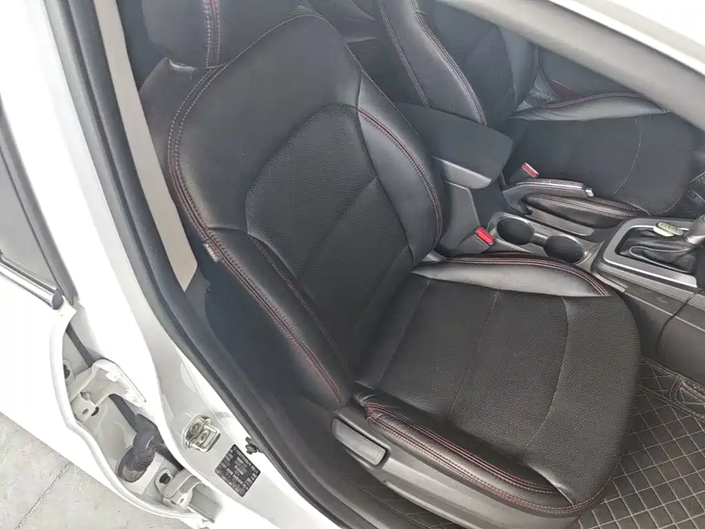 Hyundai Elantra — фото 25