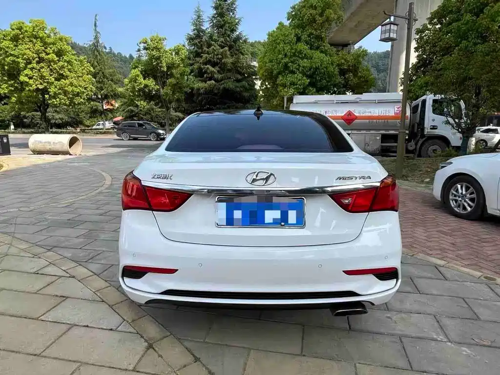 Hyundai Mistra — фото 4