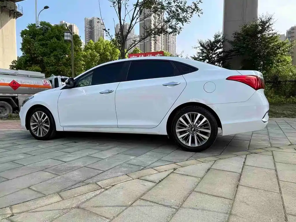 Hyundai Mistra — фото 6