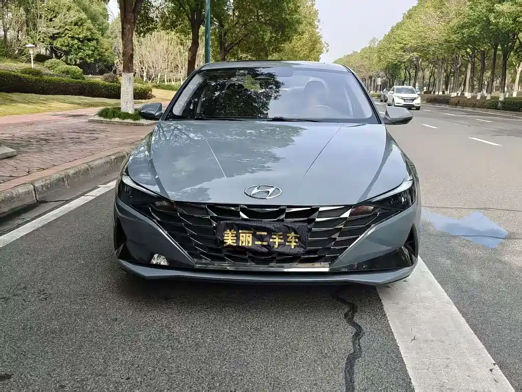 Hyundai Elantra — фото 2