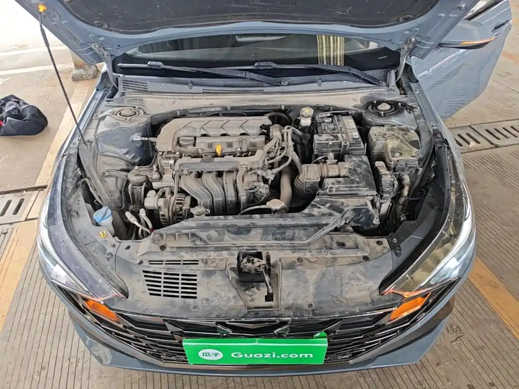 Hyundai Elantra — фото 20
