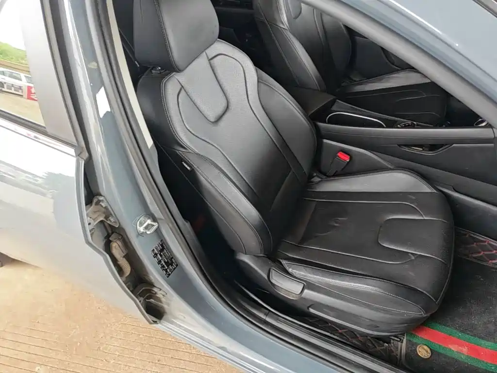 Hyundai Elantra — фото 25