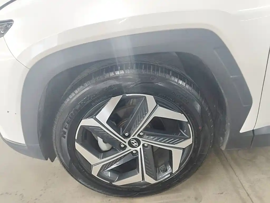 Hyundai Tucson — фото 23