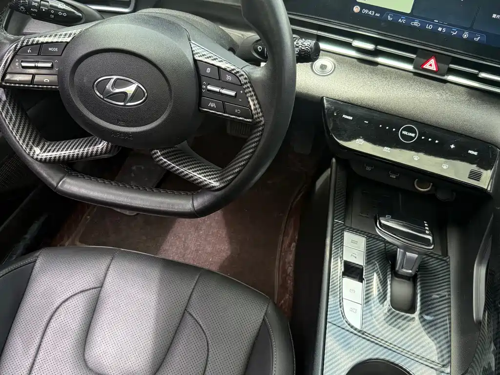 Hyundai Elantra — фото 11