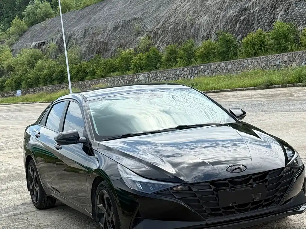 Hyundai Elantra — фото 18