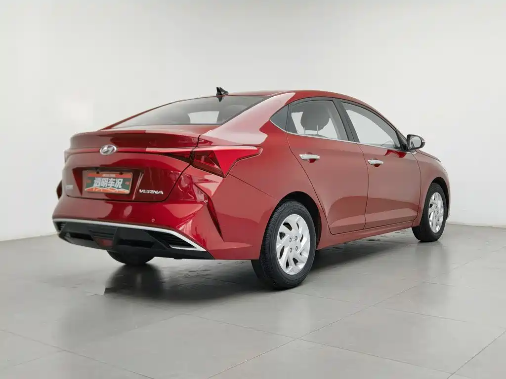 Hyundai Verna — фото 2