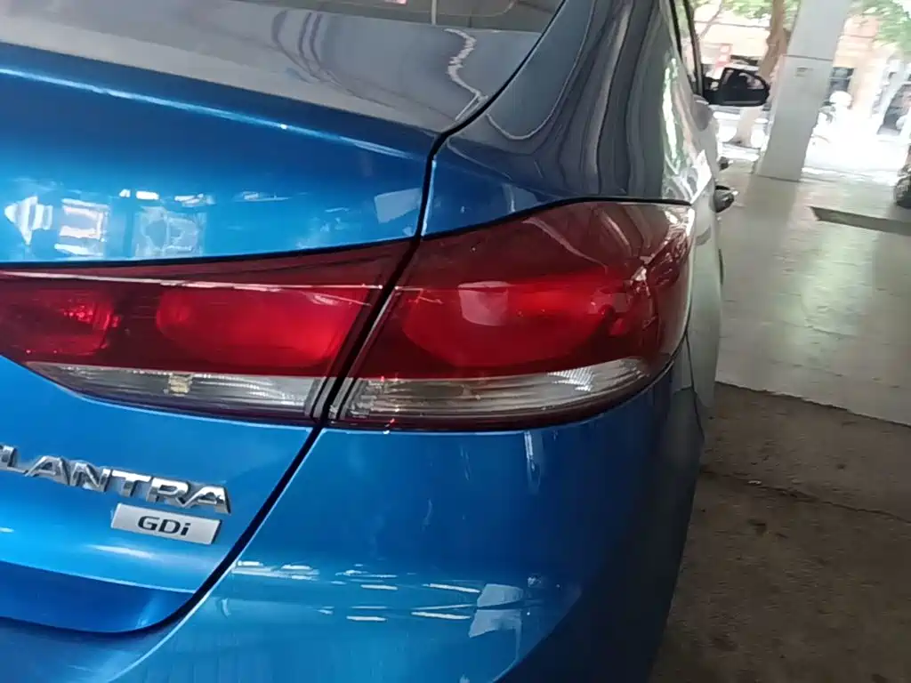 Hyundai Elantra — фото 8