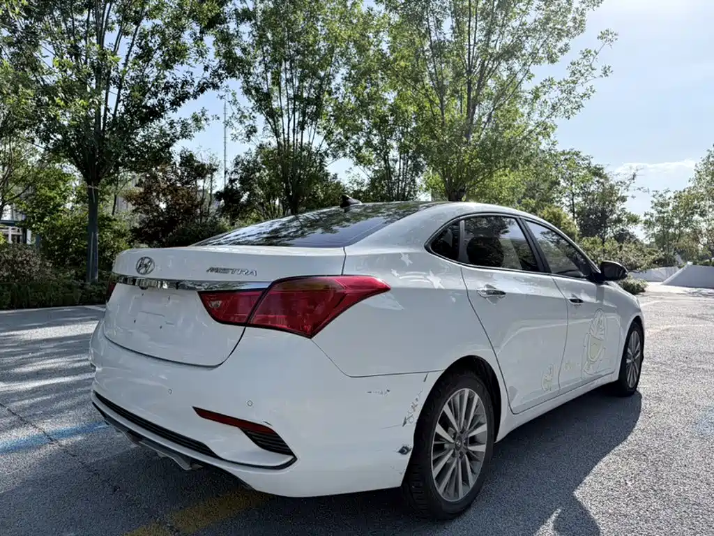 Hyundai Mistra — фото 7