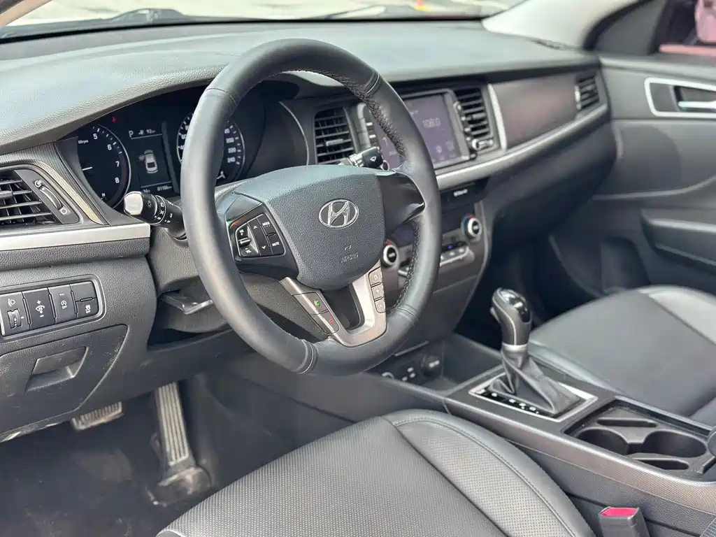 Hyundai Mistra — фото 14