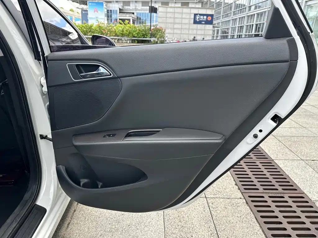Hyundai Mistra — фото 19