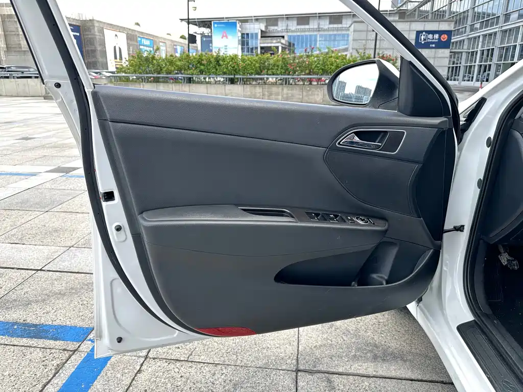 Hyundai Mistra — фото 23