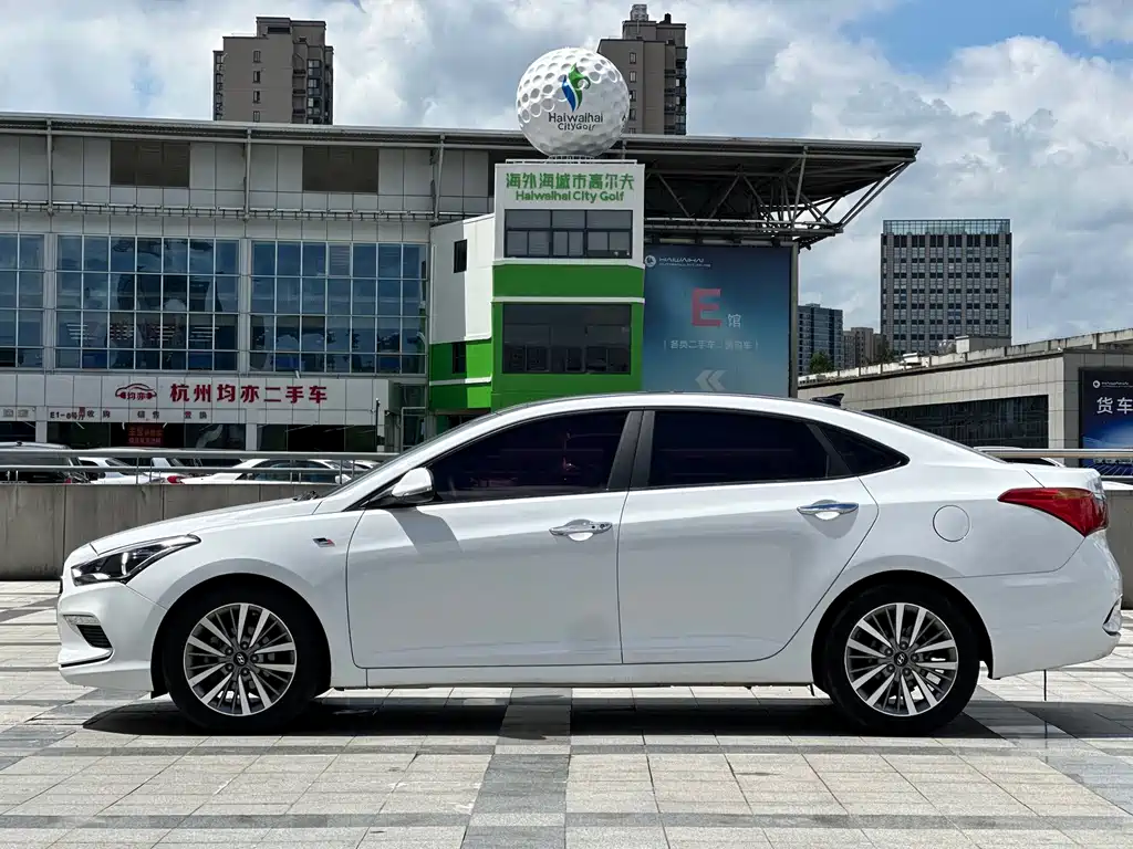 Hyundai Mistra — фото 7