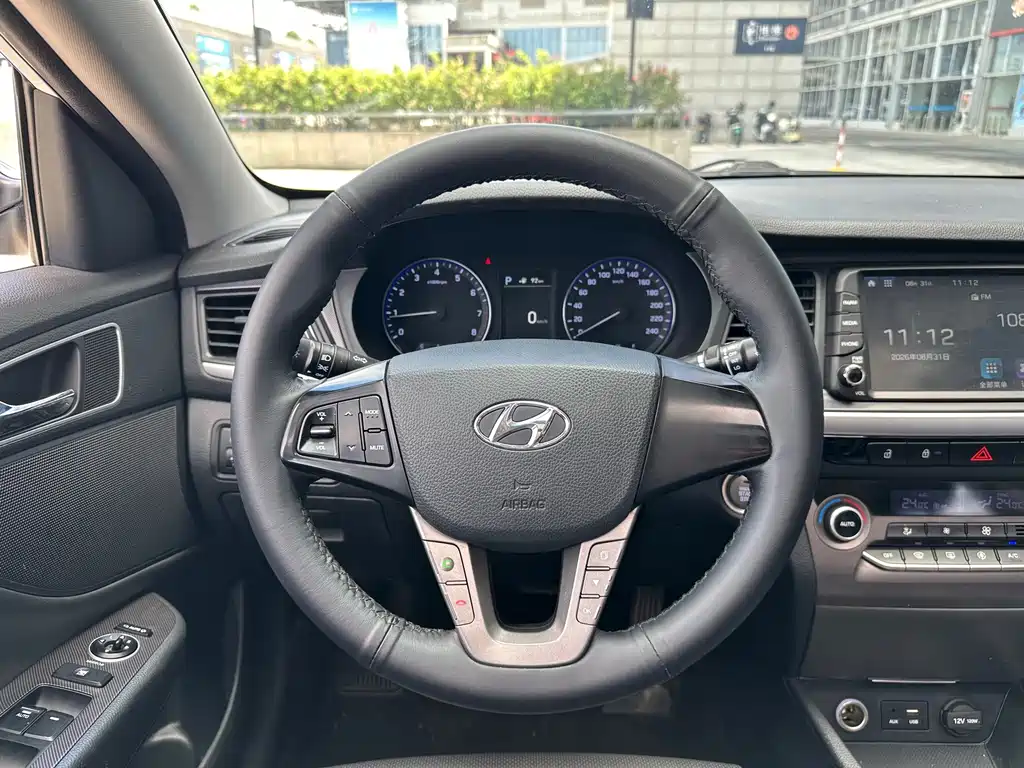 Hyundai Mistra — фото 10
