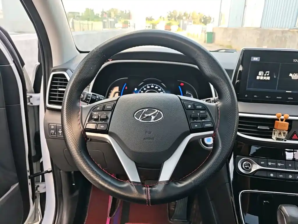 Hyundai Tucson — фото 11