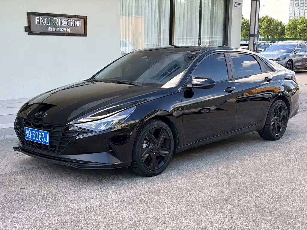 Hyundai Elantra — фото 2