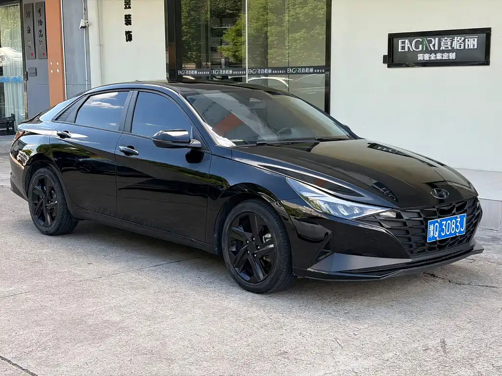 Hyundai Elantra — фото 3