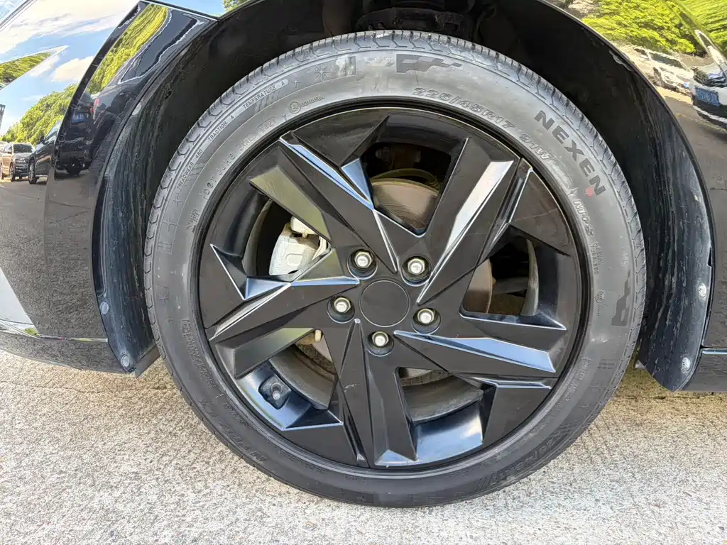 Hyundai Elantra — фото 22