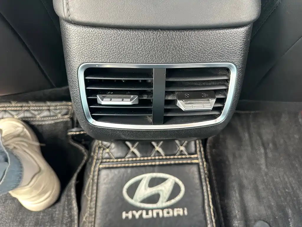 Hyundai Sonata — фото 9