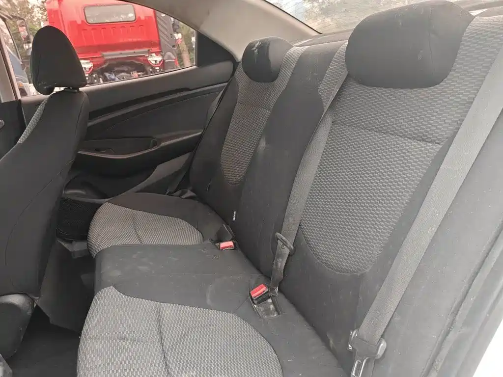Hyundai Verna — фото 15