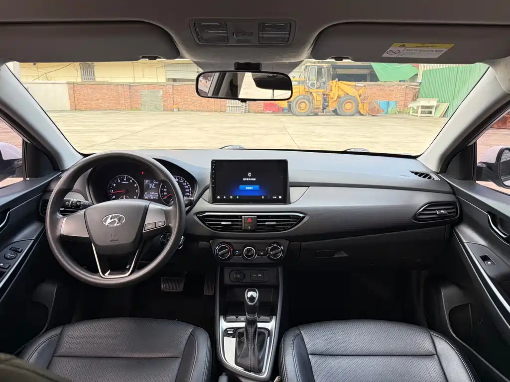 Hyundai Elantra — фото 6