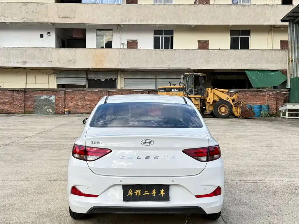 Hyundai Elantra — фото 7