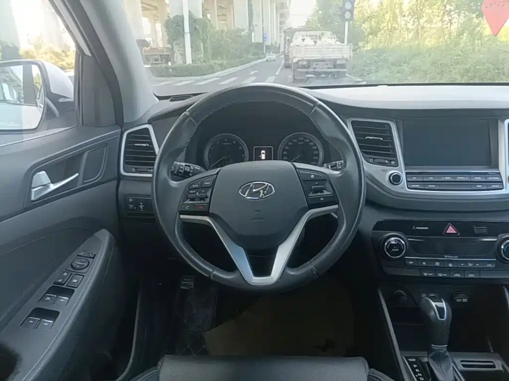 Hyundai Tucson — фото 11