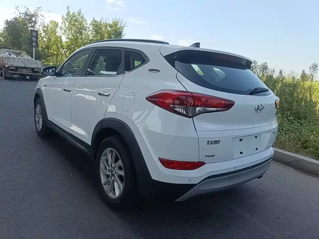 Hyundai Tucson — фото 5