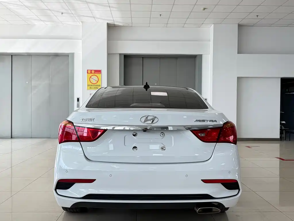 Hyundai Mistra — фото 5