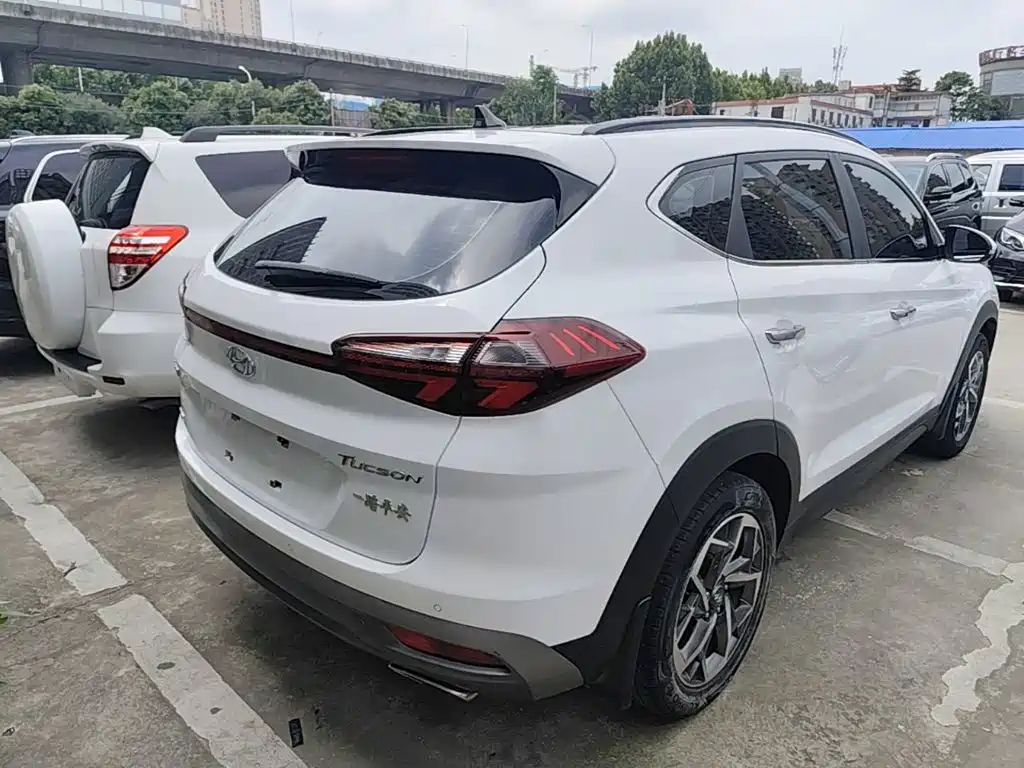 Hyundai Tucson — фото 7