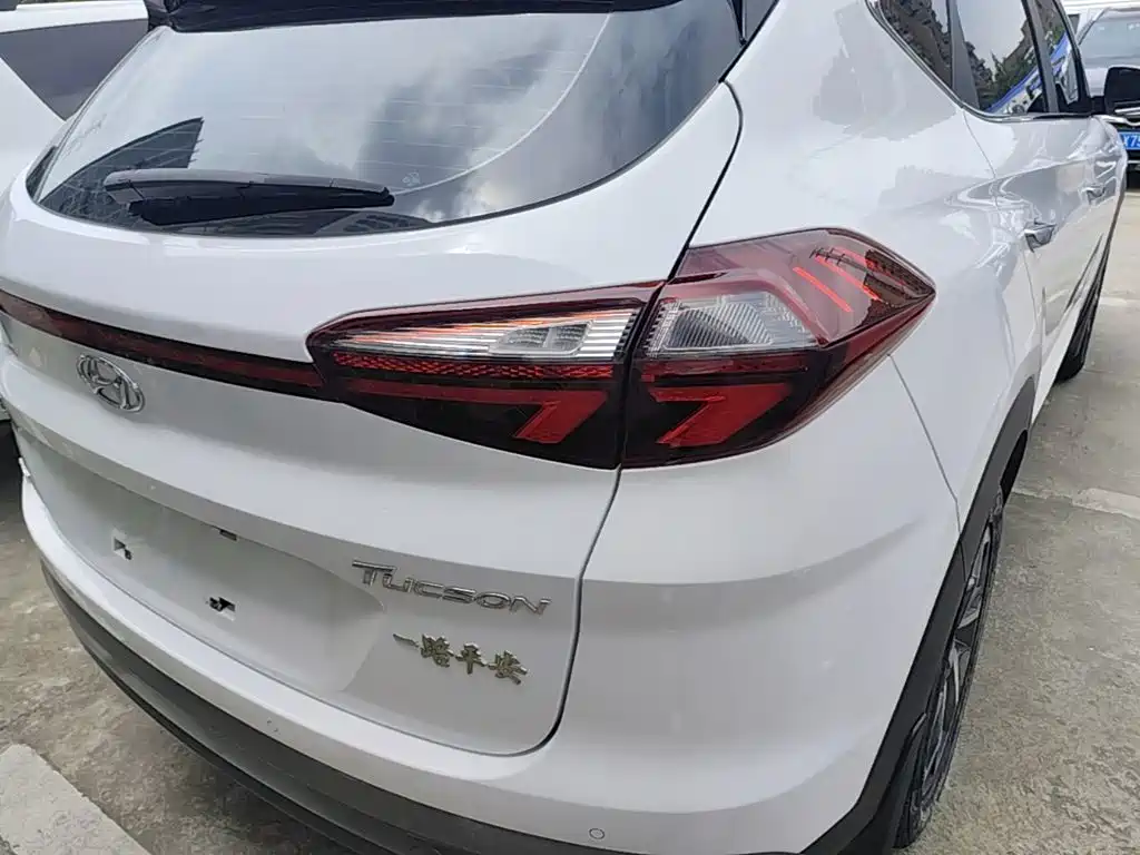 Hyundai Tucson — фото 8