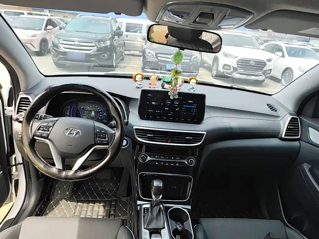 Hyundai Tucson — фото 10