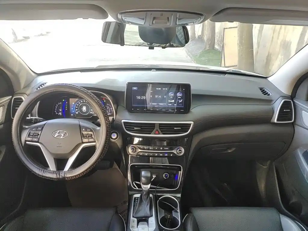Hyundai Tucson — фото 10