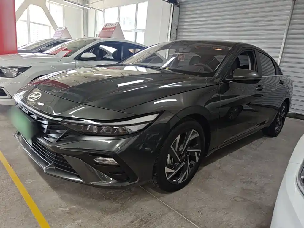 Hyundai Elantra — фото 2
