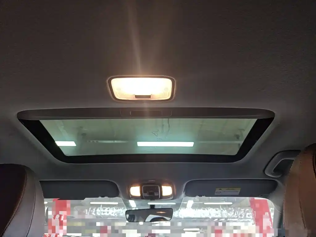 Hyundai Elantra — фото 18