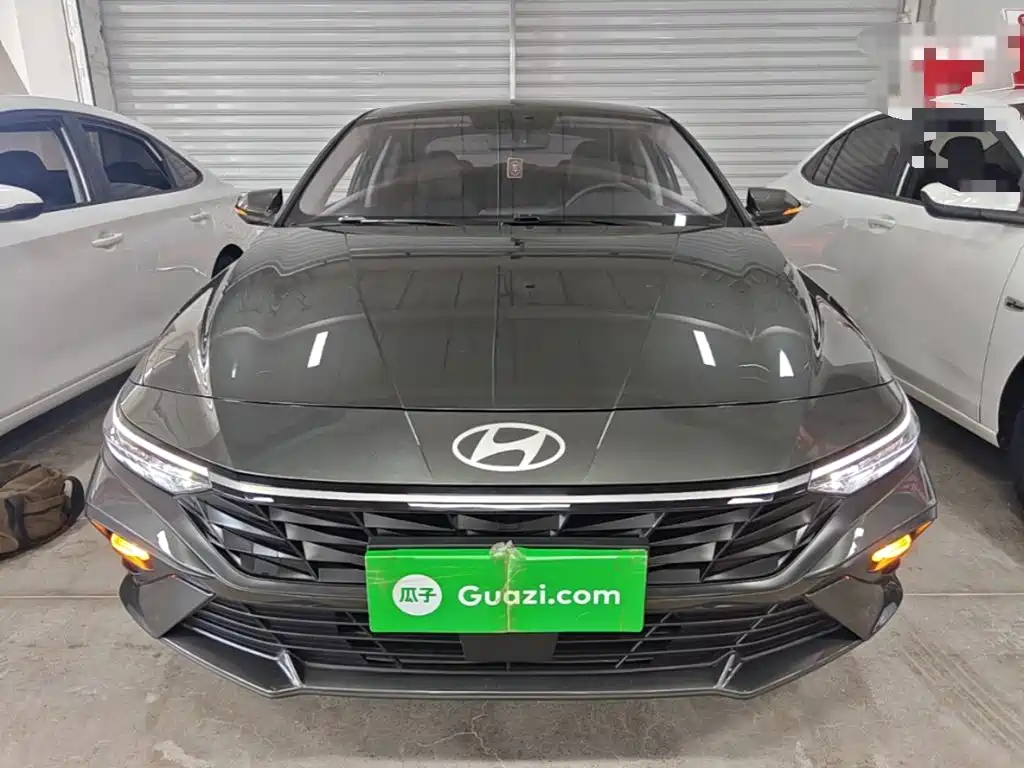 Hyundai Elantra — фото 3