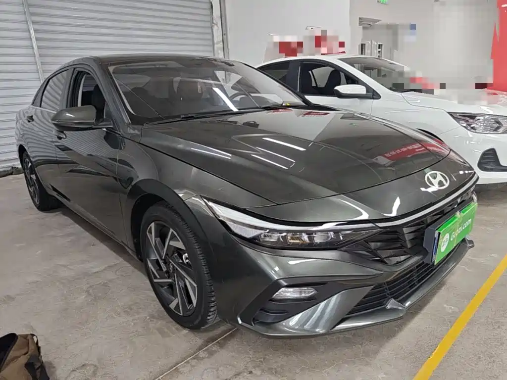 Hyundai Elantra — фото 4