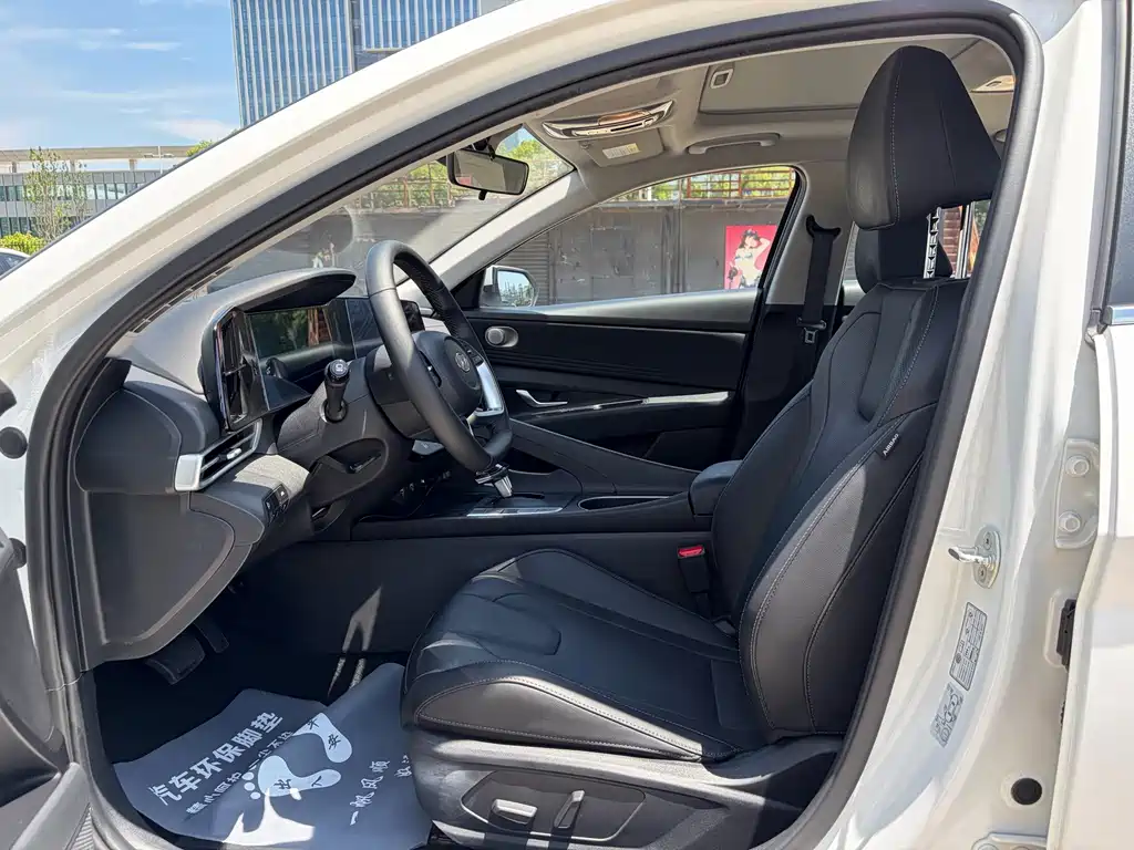 Hyundai Elantra — фото 8