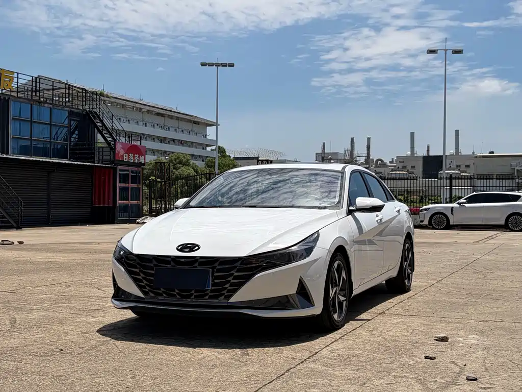 Hyundai Elantra