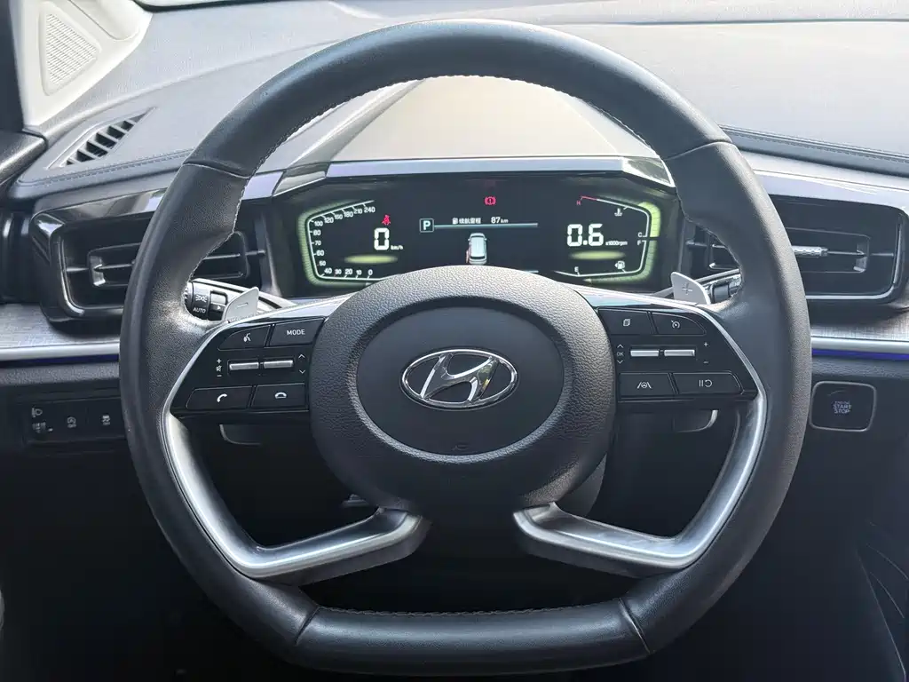 Hyundai Custo — фото 10