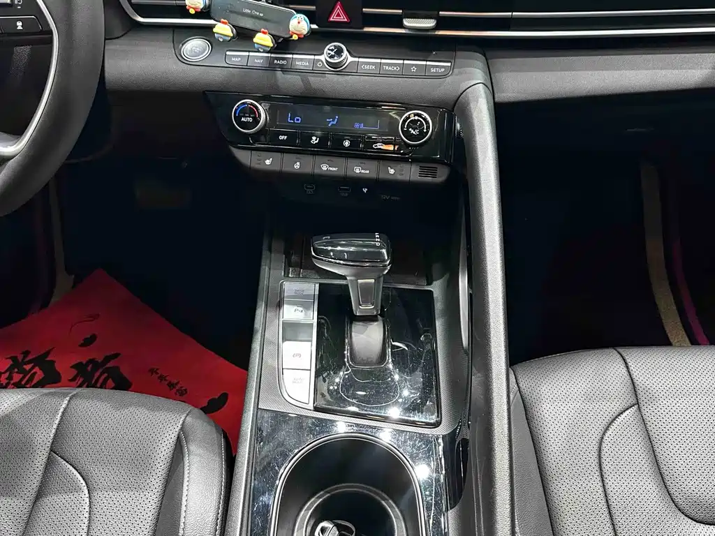 Hyundai Elantra — фото 13