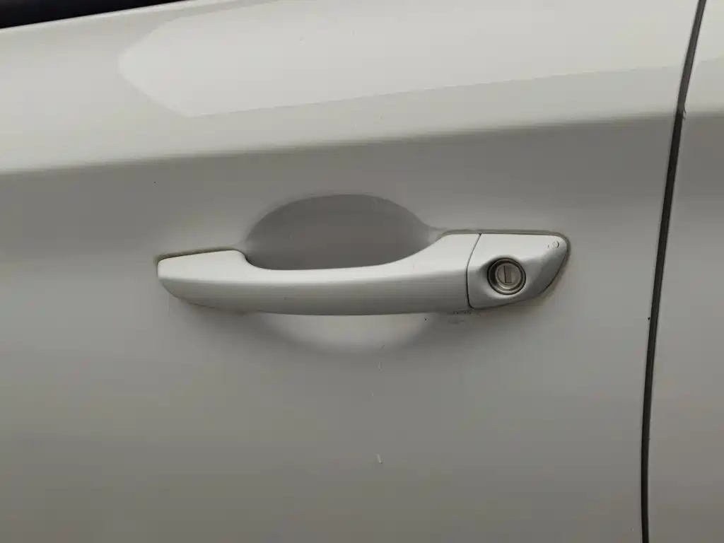 Hyundai Elantra — фото 18