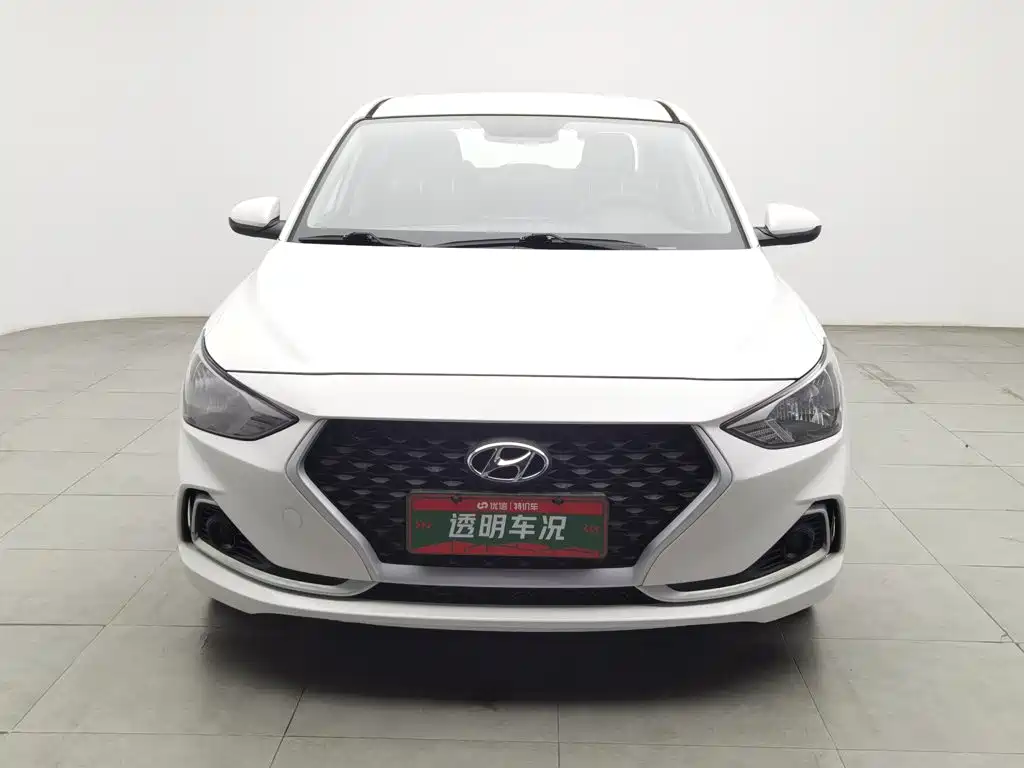 Hyundai Elantra — фото 3
