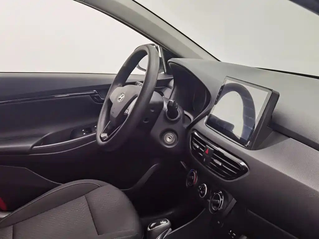Hyundai Elantra — фото 22