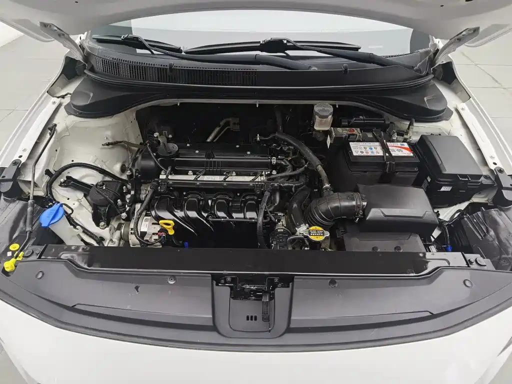 Hyundai Elantra — фото 6