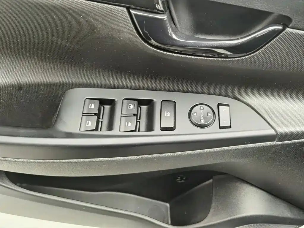 Hyundai Elantra — фото 9