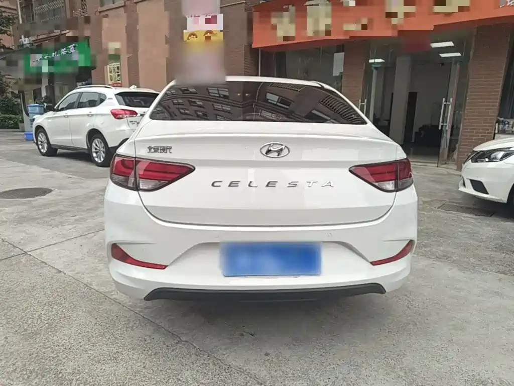 Hyundai Elantra — фото 6